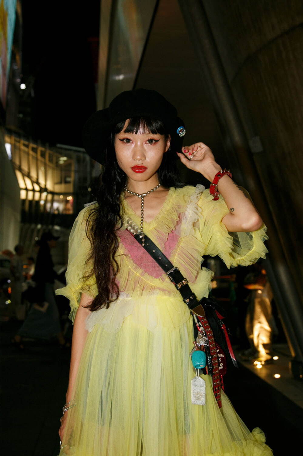 ツボネさん - プラダ(PRADA)、ドクターマーチン(Dr. Martens)｜渋谷ストリートスナップ - 写真3