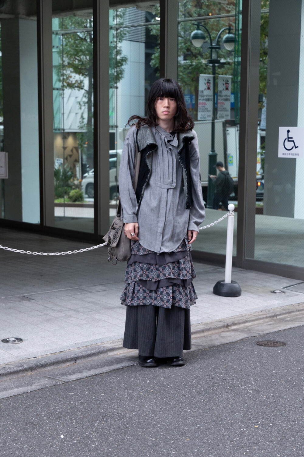 ヨウジヤマモト(Yohji Yamamoto)着用 スナップ - ファッションプレス