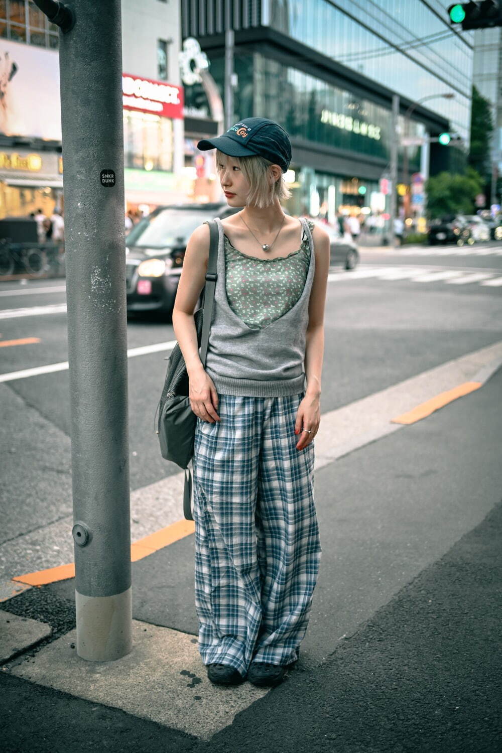 山崎 愛さん - ポーター(PORTER)、メレル(MERRELL)｜原宿ストリートスナップ - 写真1